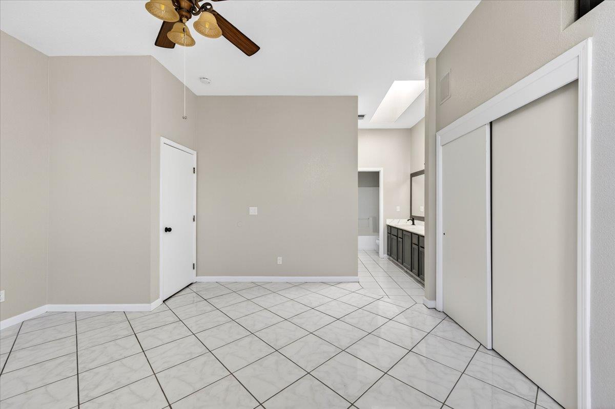 1181 N Matthew Ave, Farmersville, CA 93223