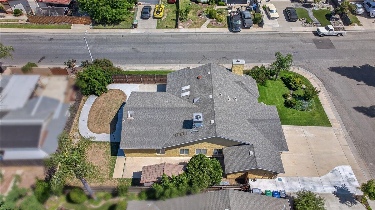 1181 N Matthew Ave, Farmersville, CA 93223