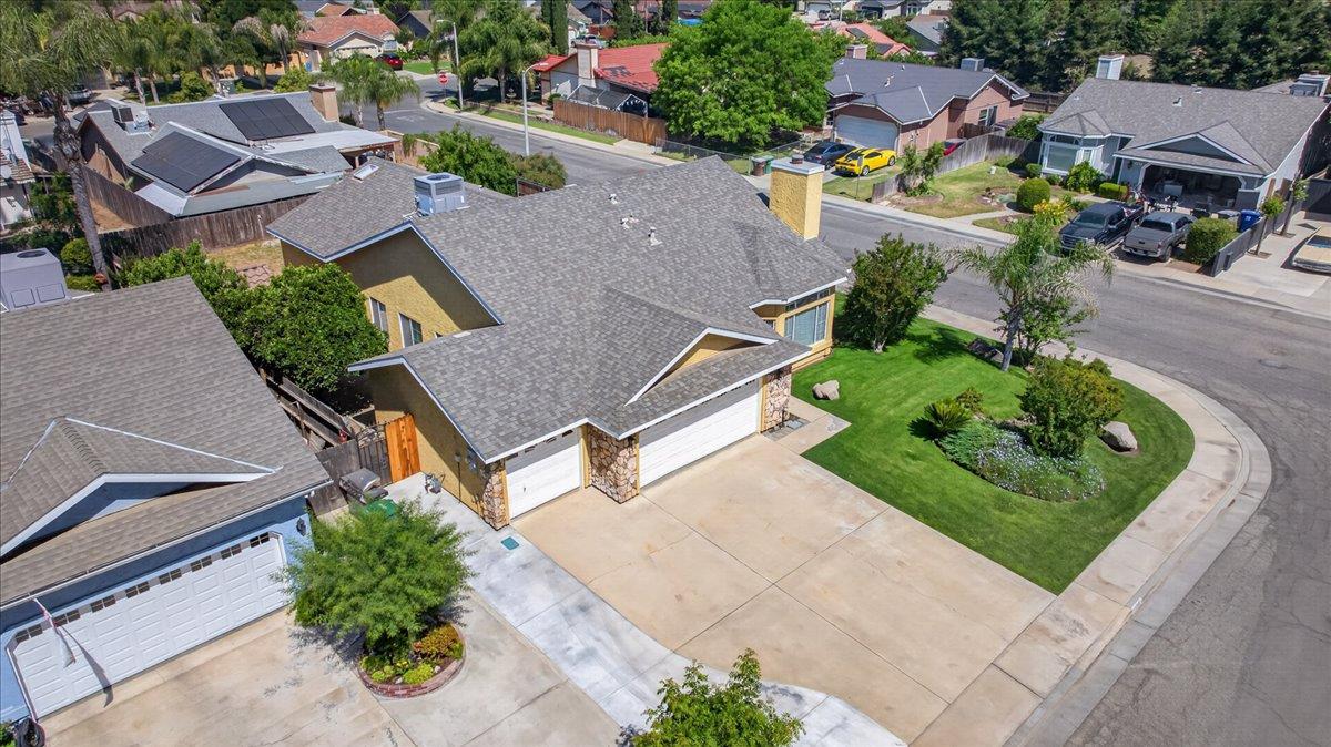 1181 N Matthew Ave, Farmersville, CA 93223