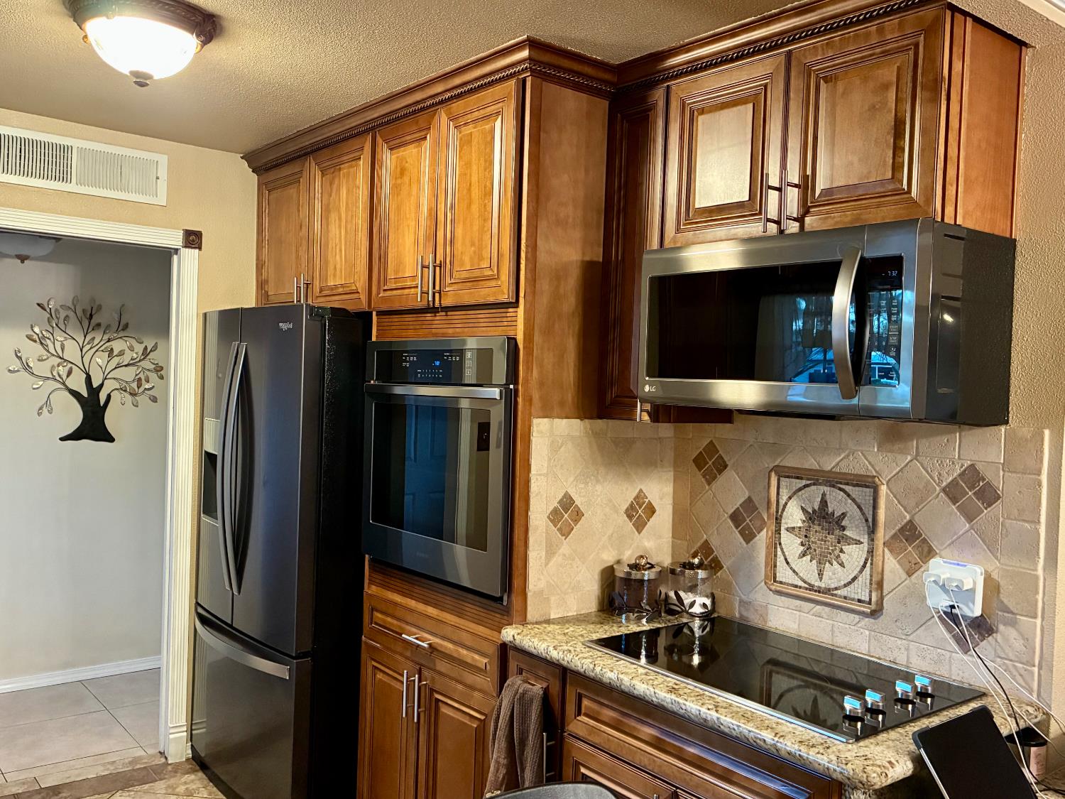 3617 E Fairmont Ave, Fresno, CA 93726