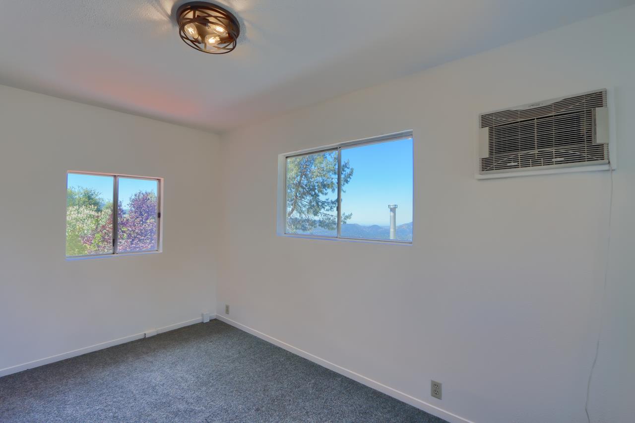 43016 Sunshine Mountain Rd, Oakhurst, CA 93644