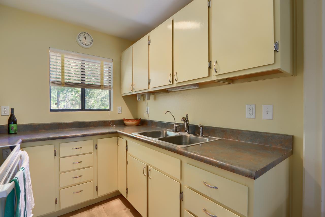 43016 Sunshine Mountain Rd, Oakhurst, CA 93644