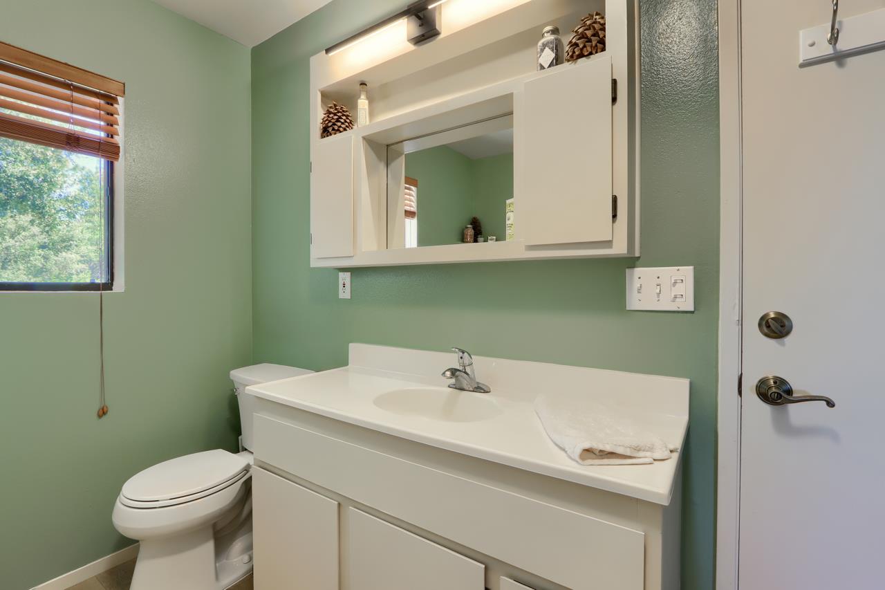 43016 Sunshine Mountain Rd, Oakhurst, CA 93644