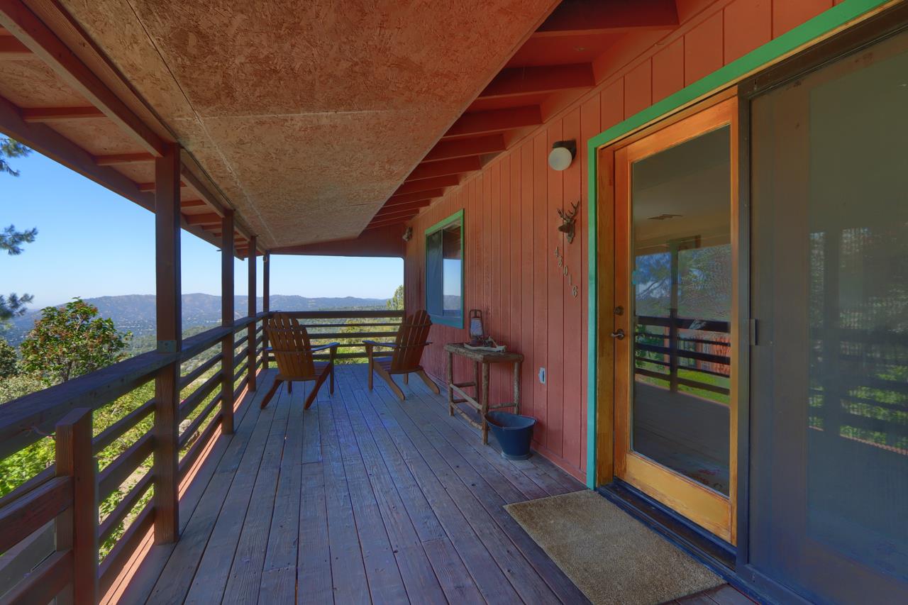 43016 Sunshine Mountain Rd, Oakhurst, CA 93644