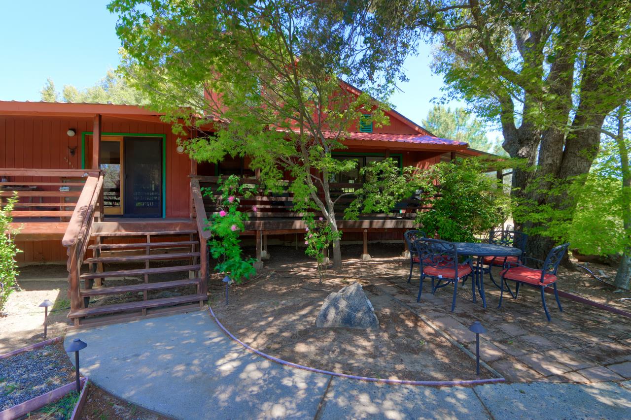 43016 Sunshine Mountain Rd, Oakhurst, CA 93644