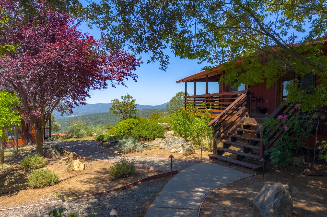 43016 Sunshine Mountain Rd, Oakhurst, CA 93644