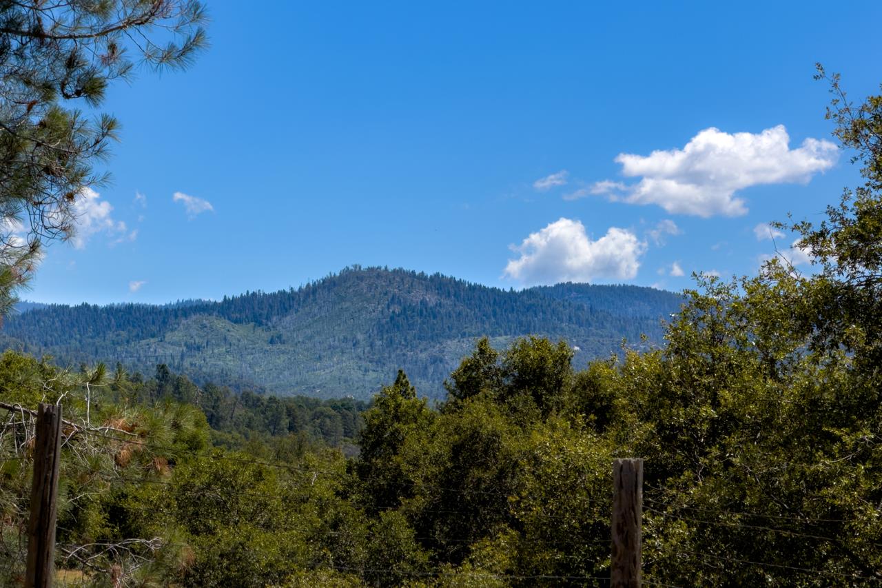 43016 Sunshine Mountain Rd, Oakhurst, CA 93644