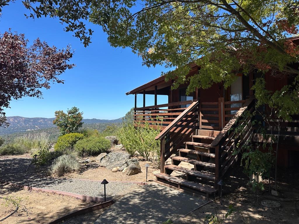 43016 Sunshine Mountain Rd, Oakhurst, CA 93644