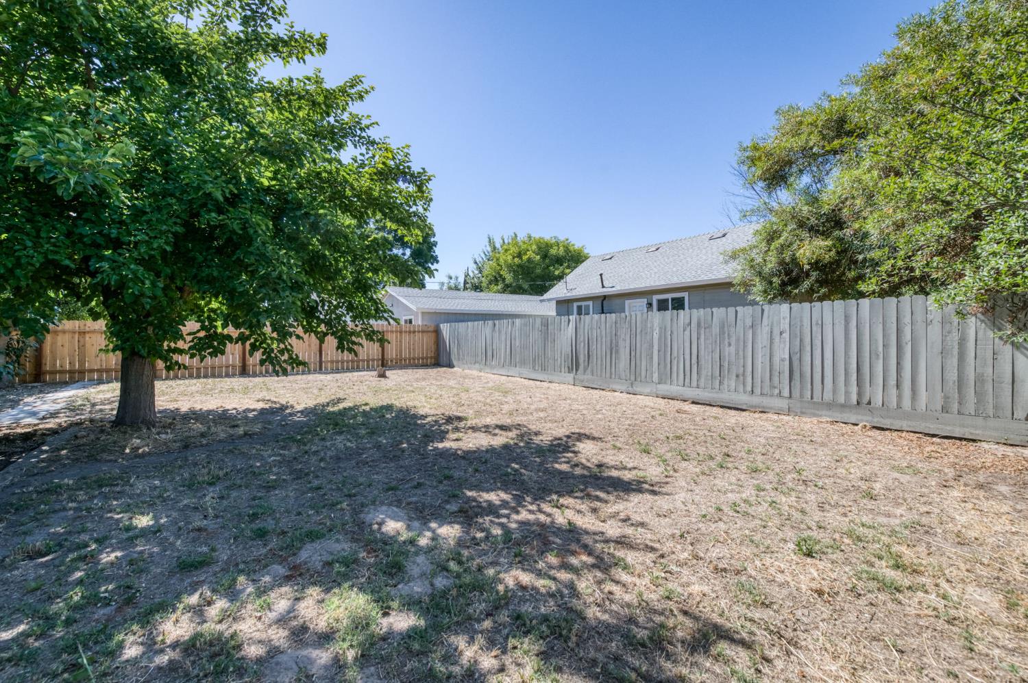 1348 Union St, Kingsburg, CA 93631