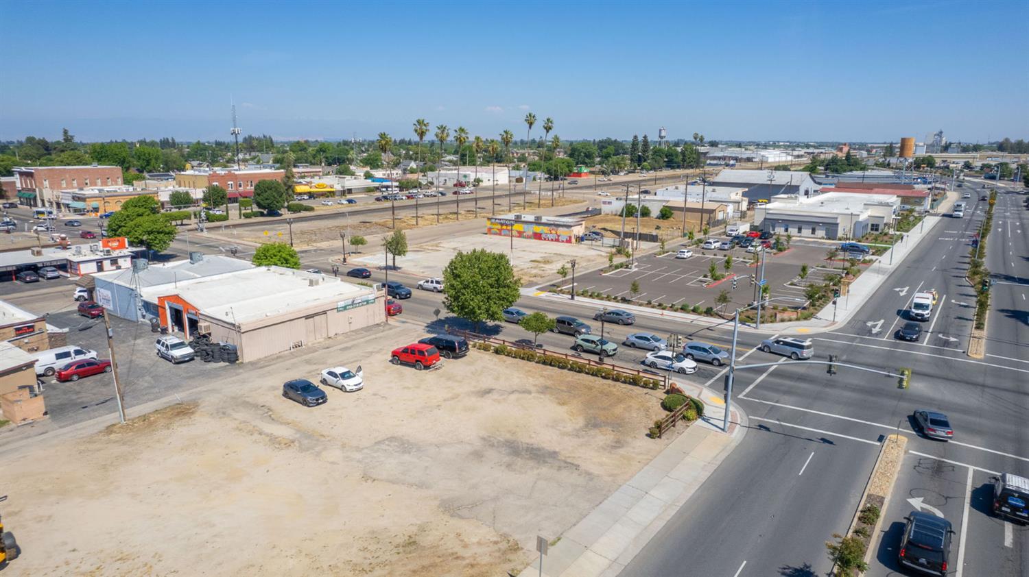 1906 Whitson St, Selma, CA 93662
