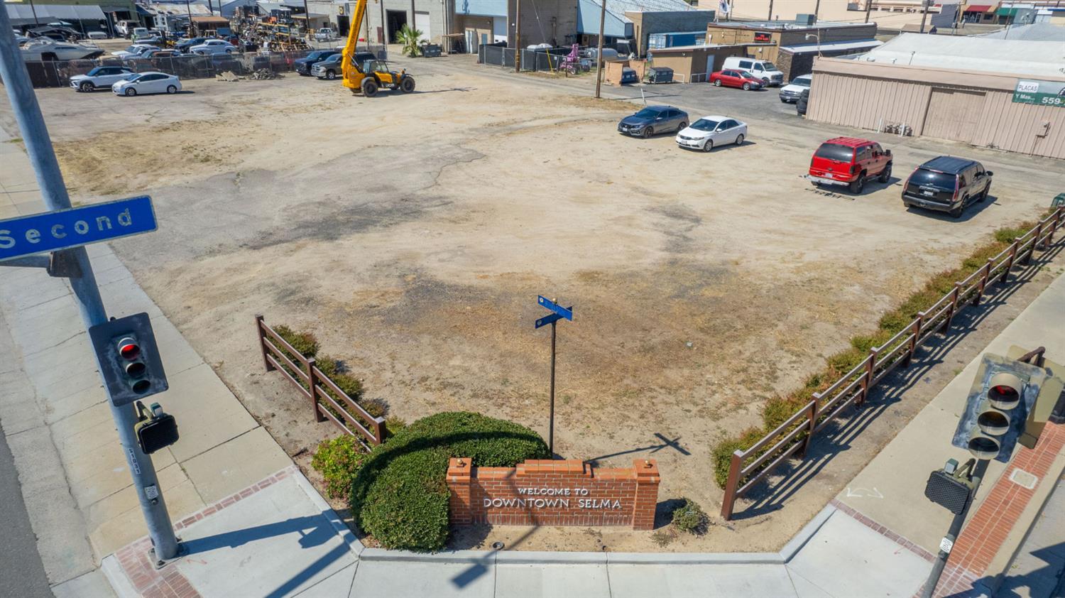 1906 Whitson St, Selma, CA 93662