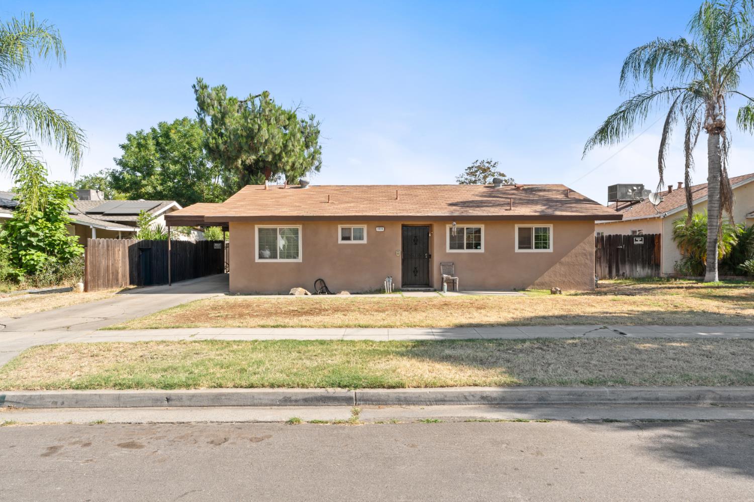 1014 W Michigan Ave, Fresno, CA 93705