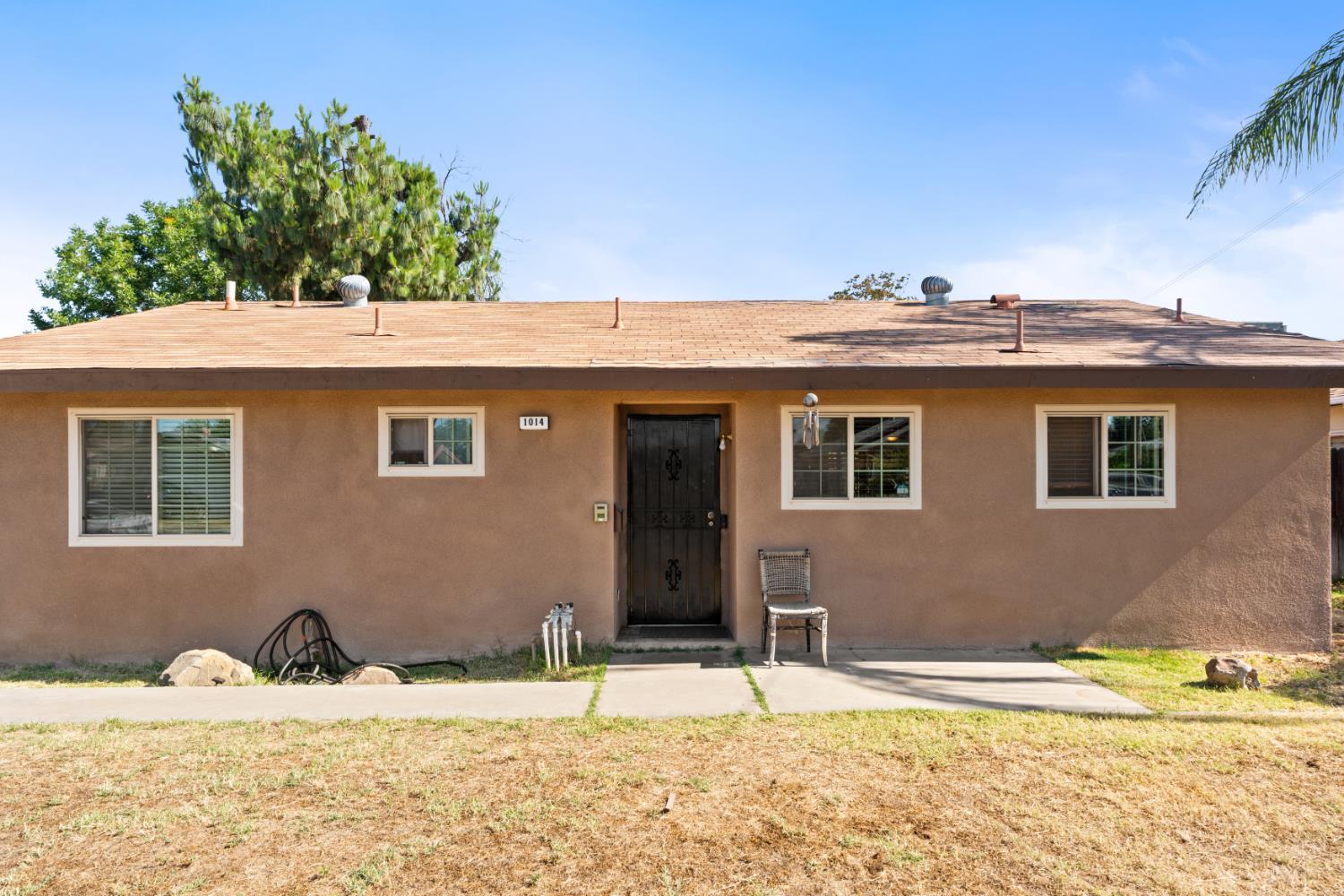 1014 W Michigan Ave, Fresno, CA 93705
