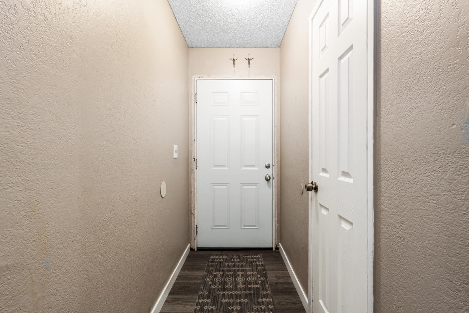 1014 W Michigan Ave, Fresno, CA 93705