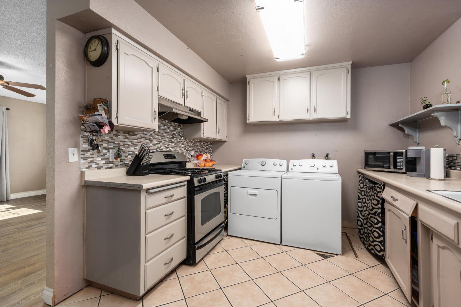 1014 W Michigan Ave, Fresno, CA 93705