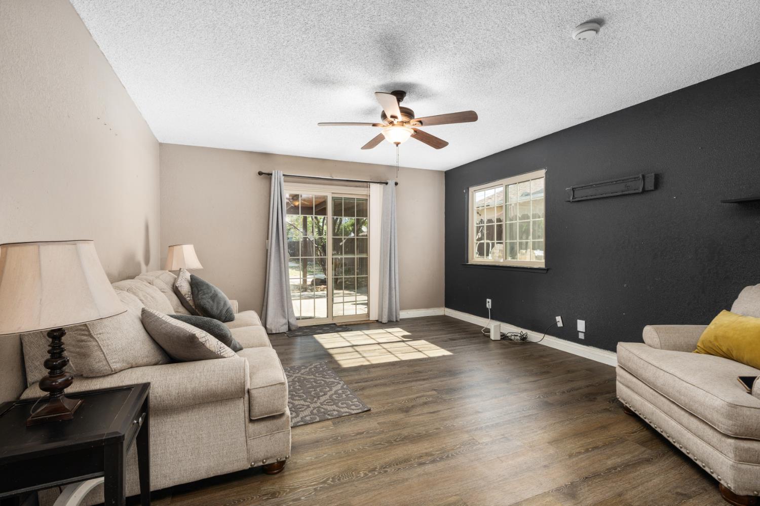 1014 W Michigan Ave, Fresno, CA 93705