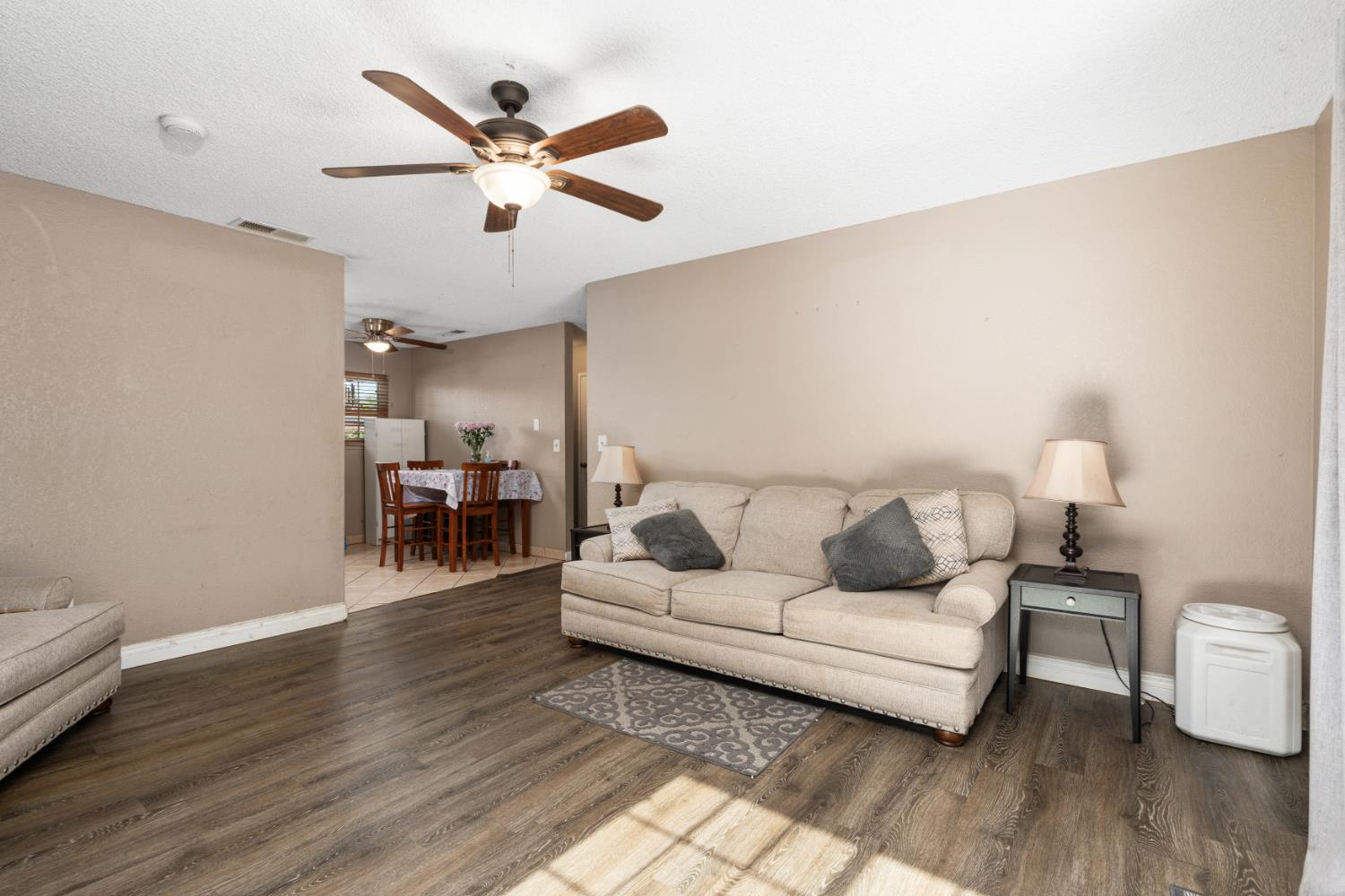 1014 W Michigan Ave, Fresno, CA 93705