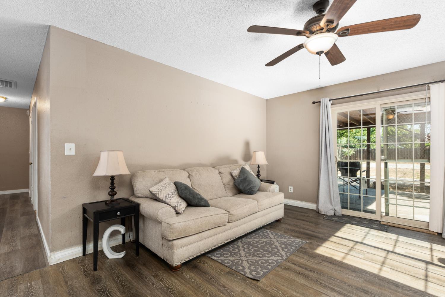 1014 W Michigan Ave, Fresno, CA 93705
