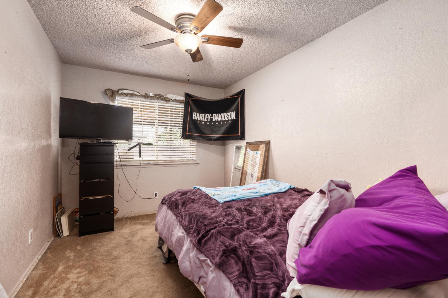 1014 W Michigan Ave, Fresno, CA 93705