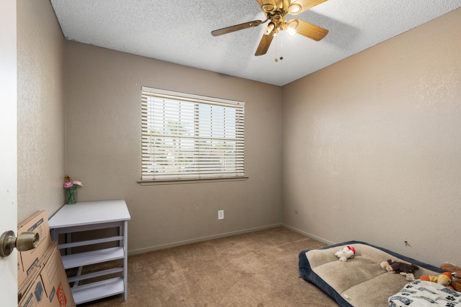 1014 W Michigan Ave, Fresno, CA 93705