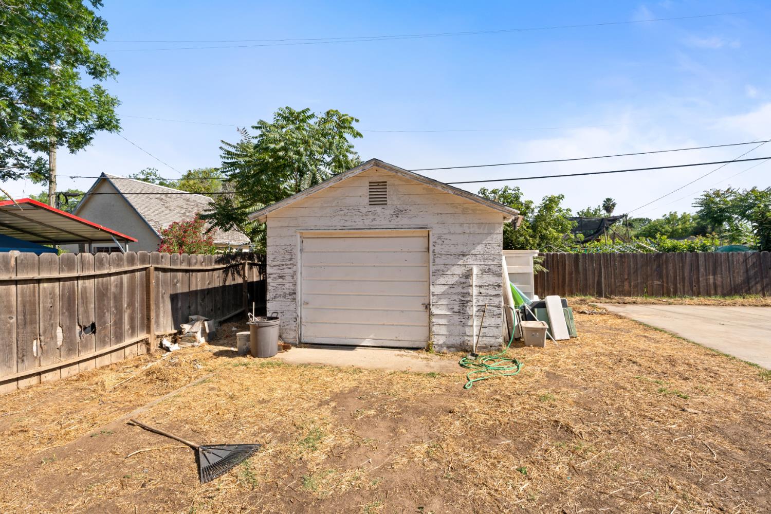 1014 W Michigan Ave, Fresno, CA 93705