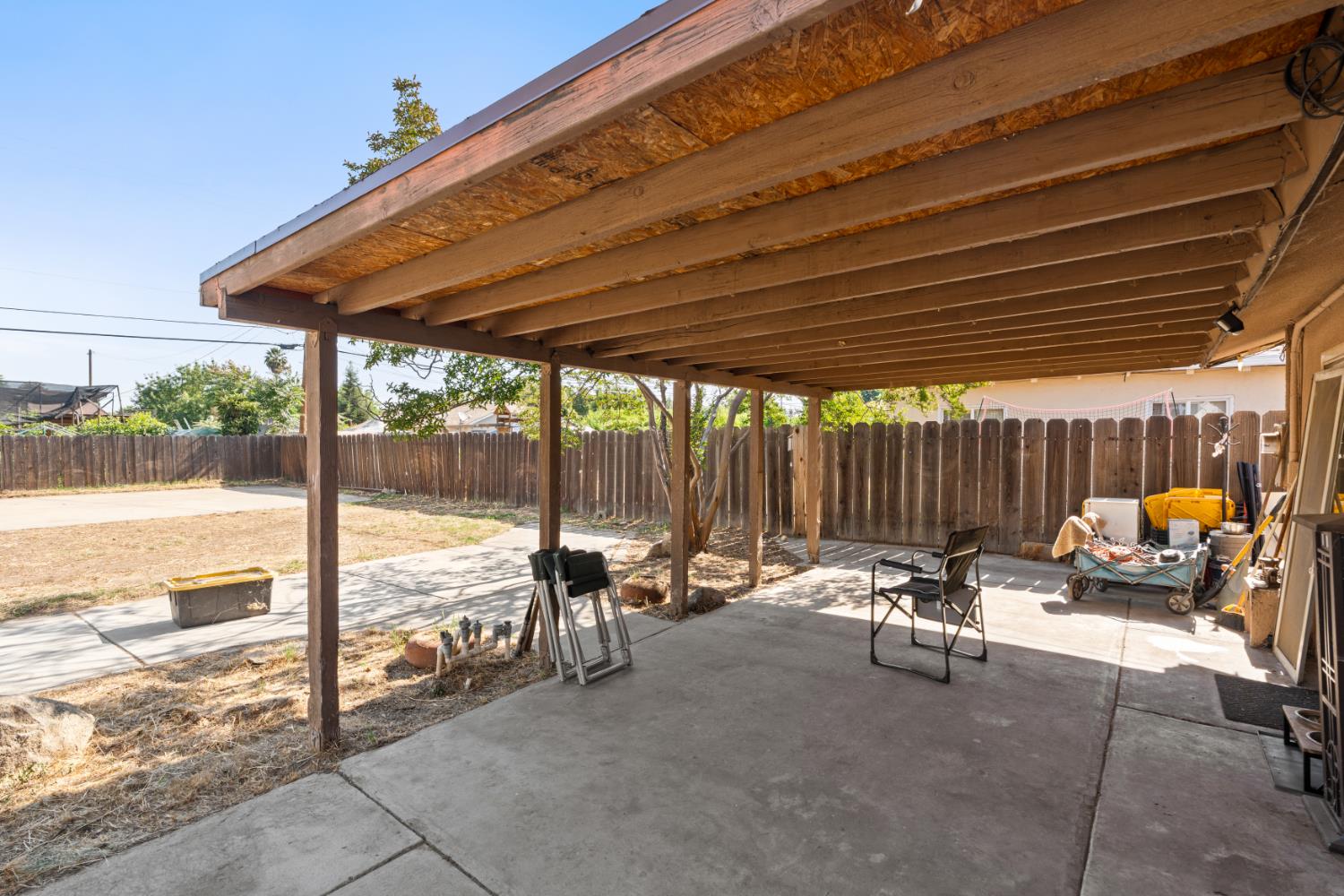 1014 W Michigan Ave, Fresno, CA 93705