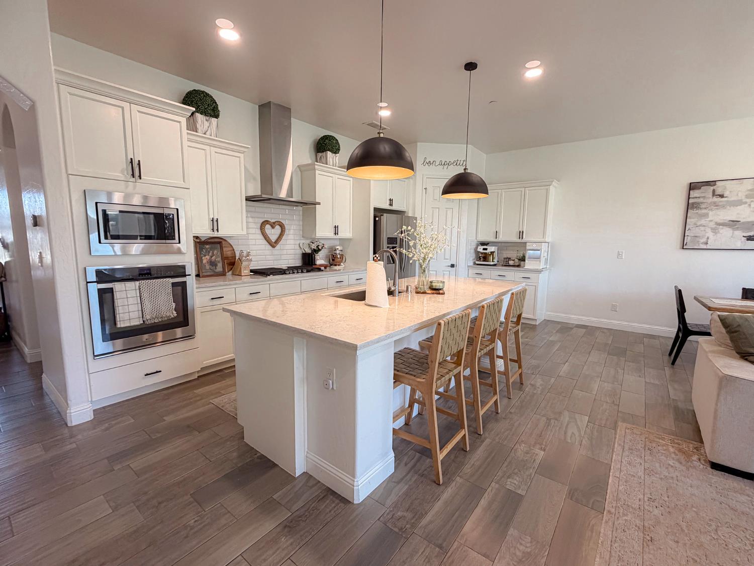 6572 W Stuart Ave, Fresno, CA 93723
