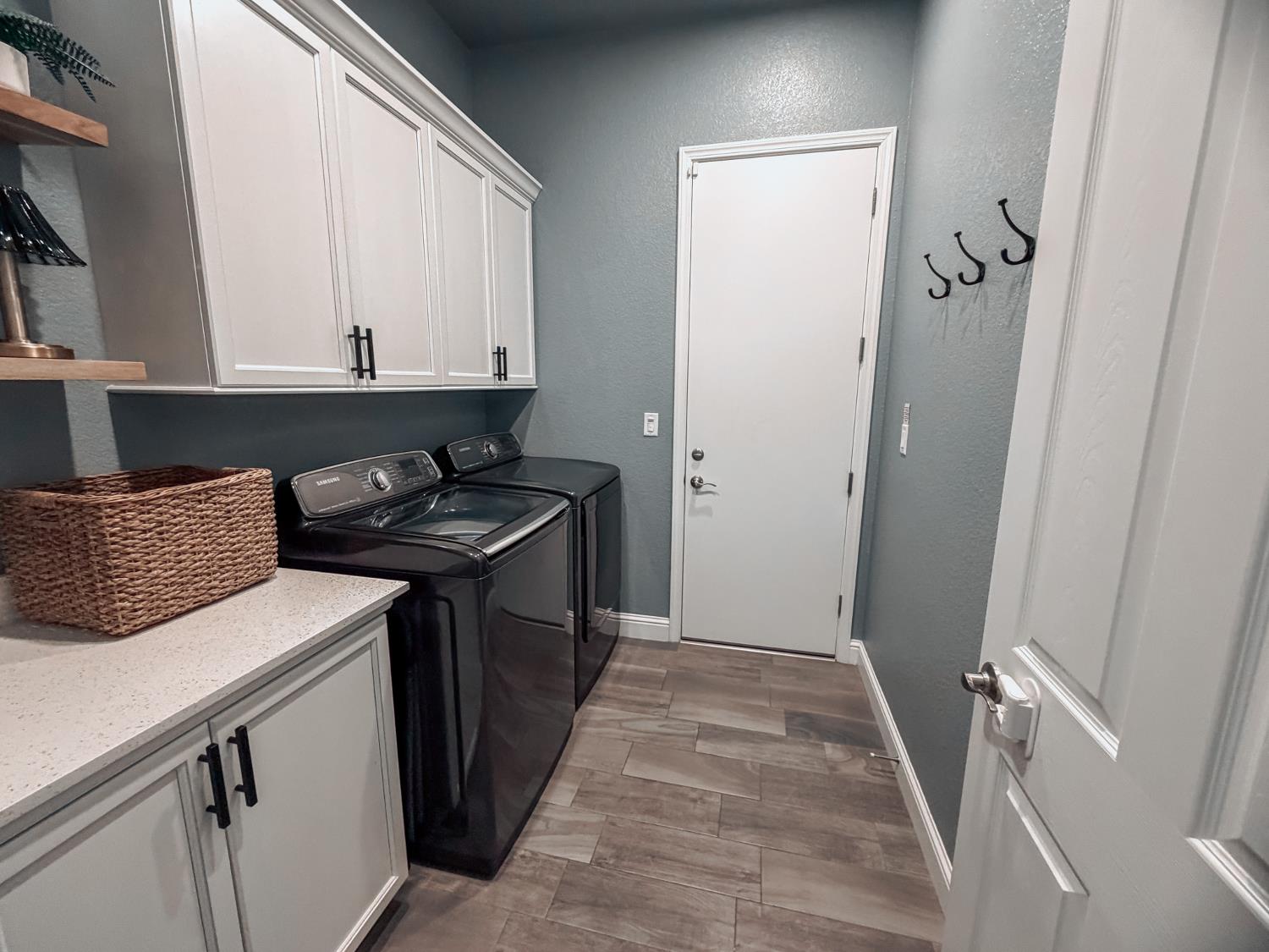 6572 W Stuart Ave, Fresno, CA 93723