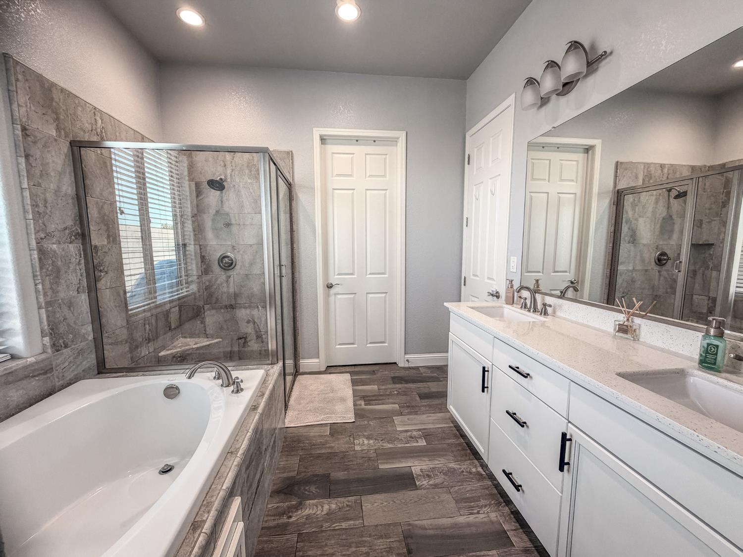 6572 W Stuart Ave, Fresno, CA 93723