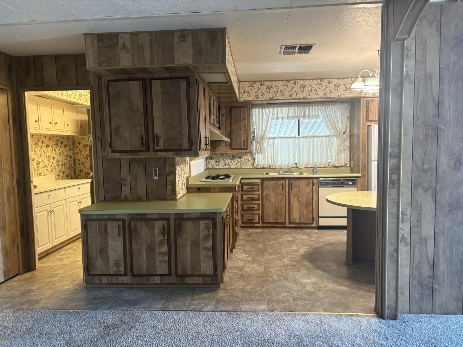 1300 W Olson Ave #127, Reedley, CA 93654