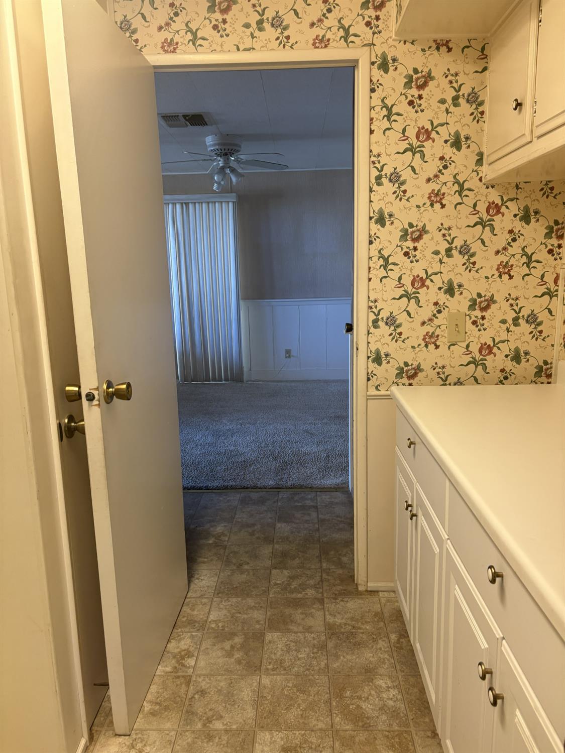 1300 W Olson Ave #127, Reedley, CA 93654