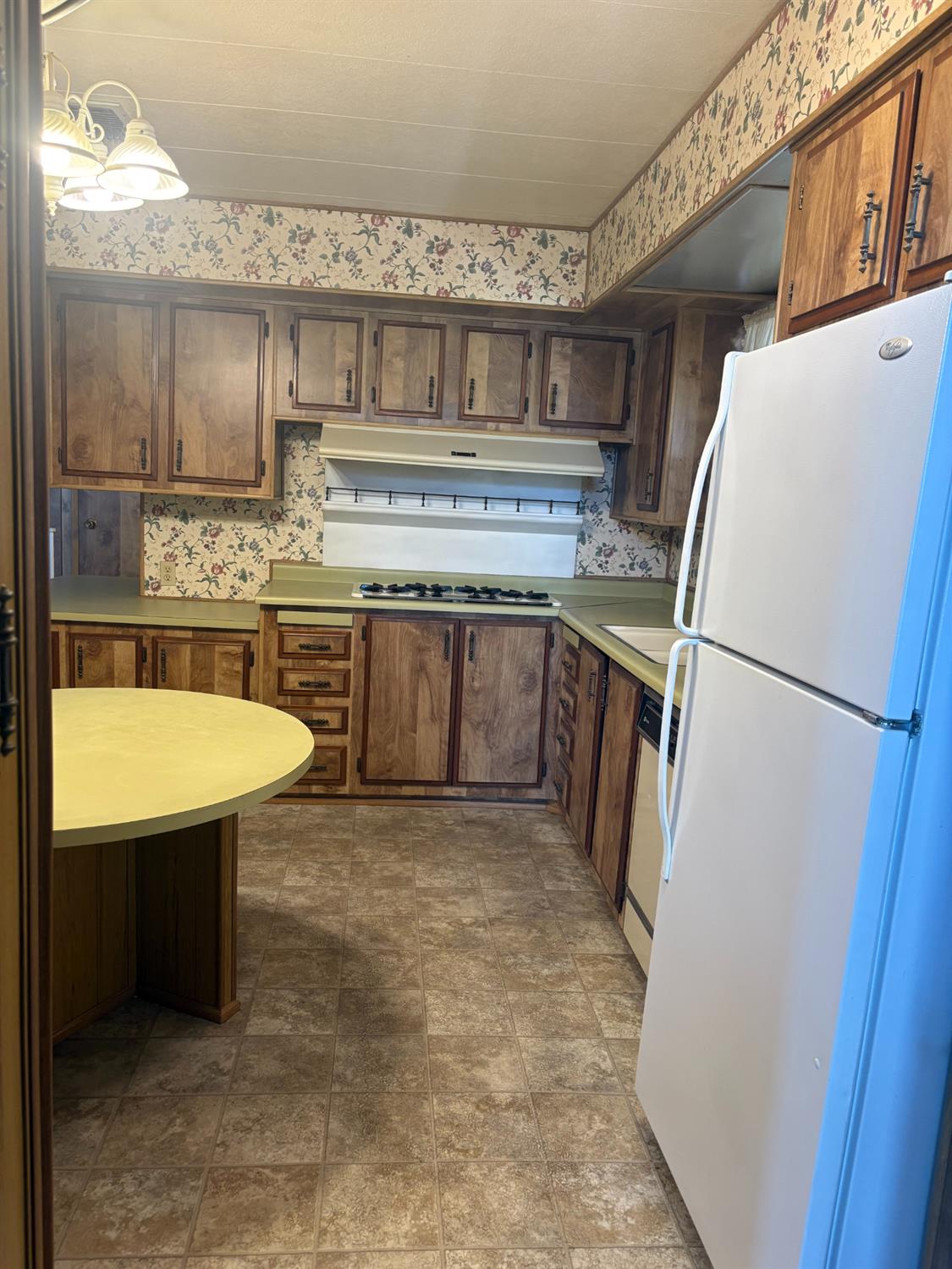 1300 W Olson Ave #127, Reedley, CA 93654