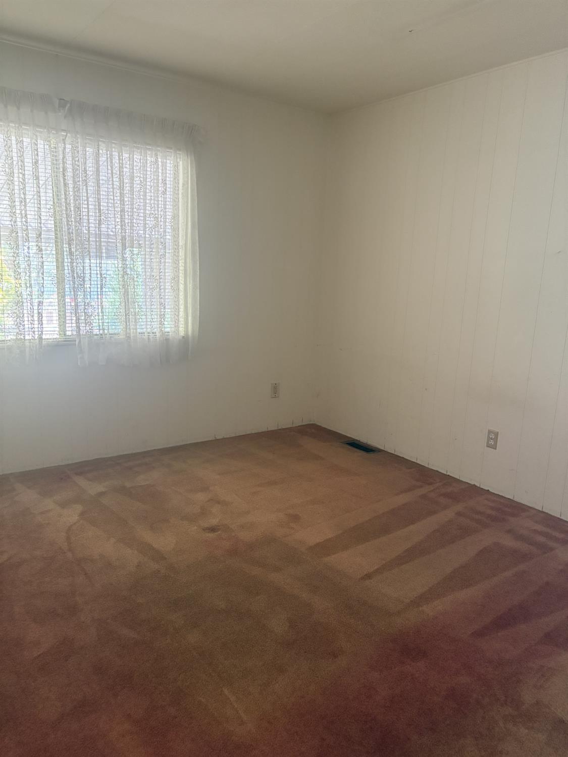 1300 W Olson Ave #127, Reedley, CA 93654