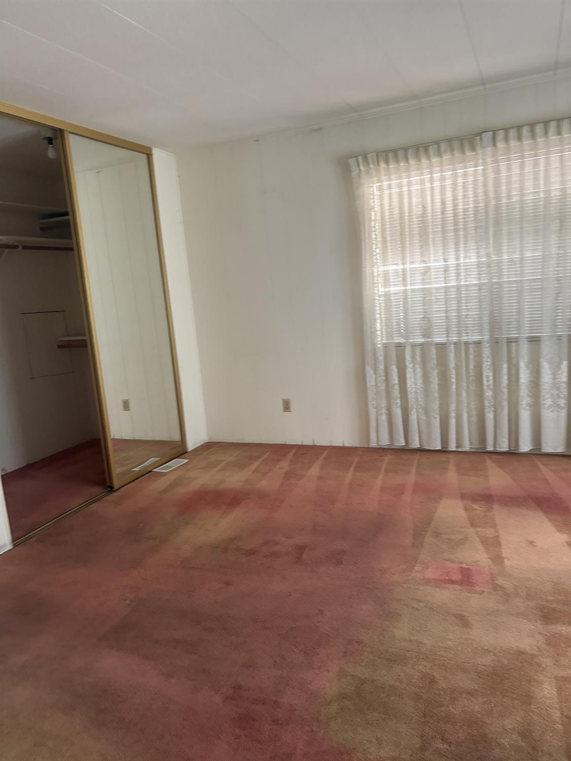 1300 W Olson Ave #127, Reedley, CA 93654