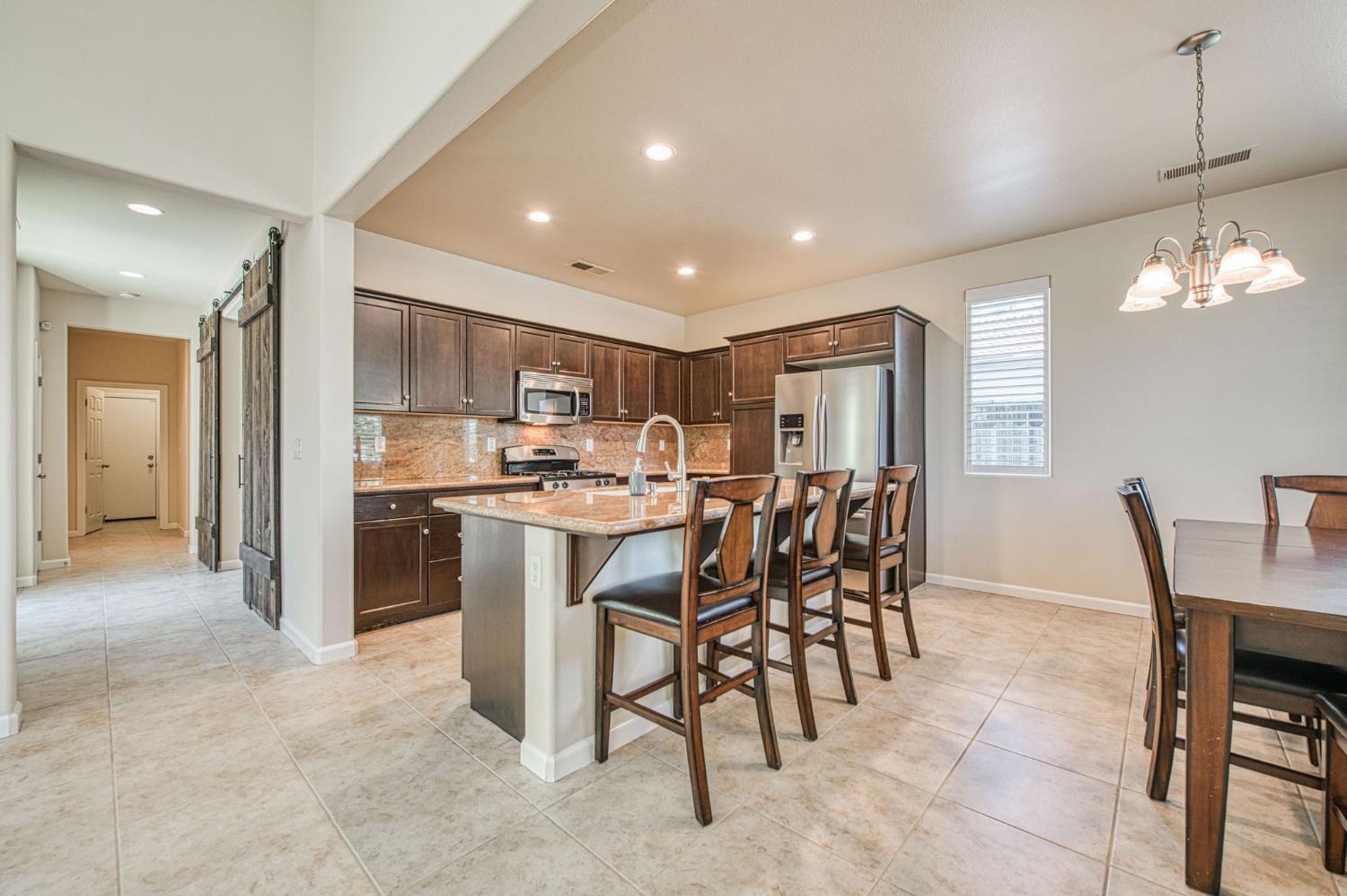 4122 Heritage Ave, Clovis, CA 93619