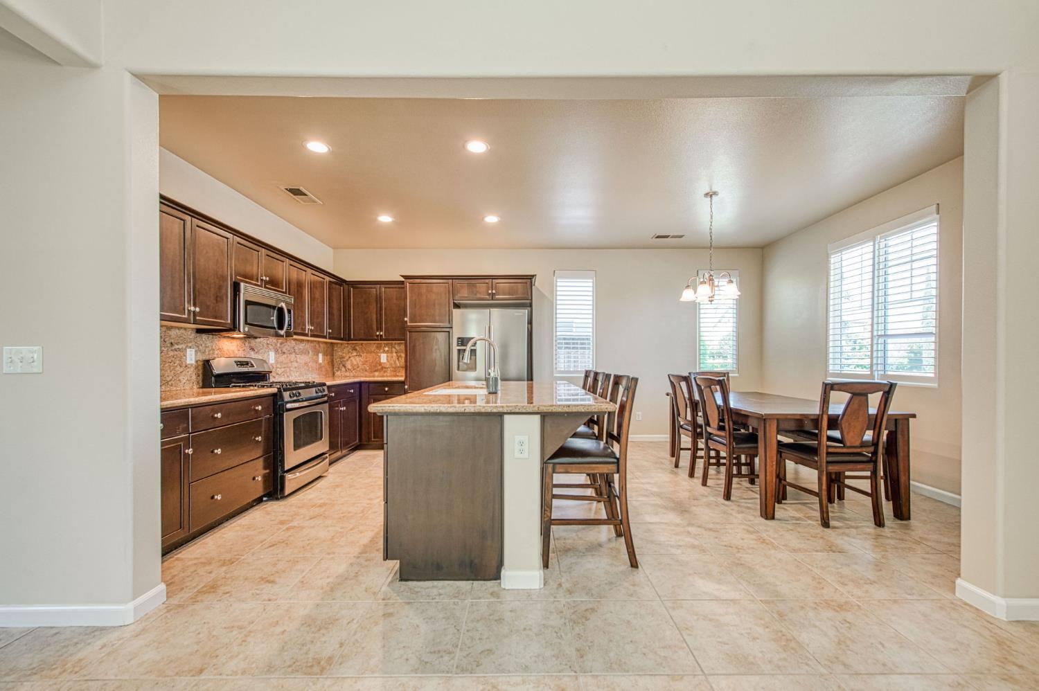 4122 Heritage Ave, Clovis, CA 93619