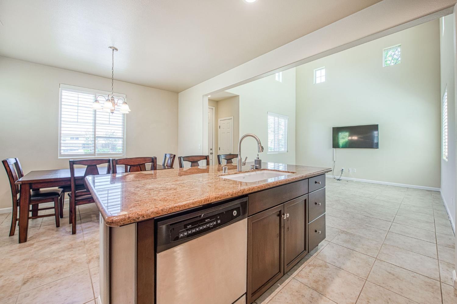 4122 Heritage Ave, Clovis, CA 93619