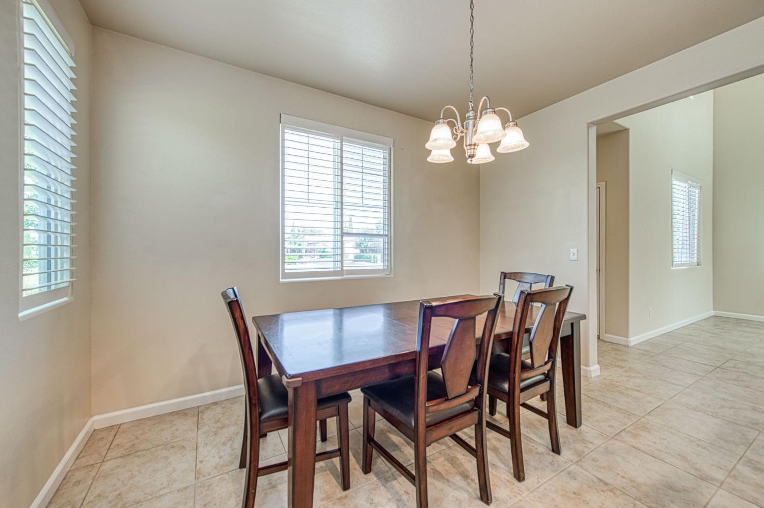 4122 Heritage Ave, Clovis, CA 93619