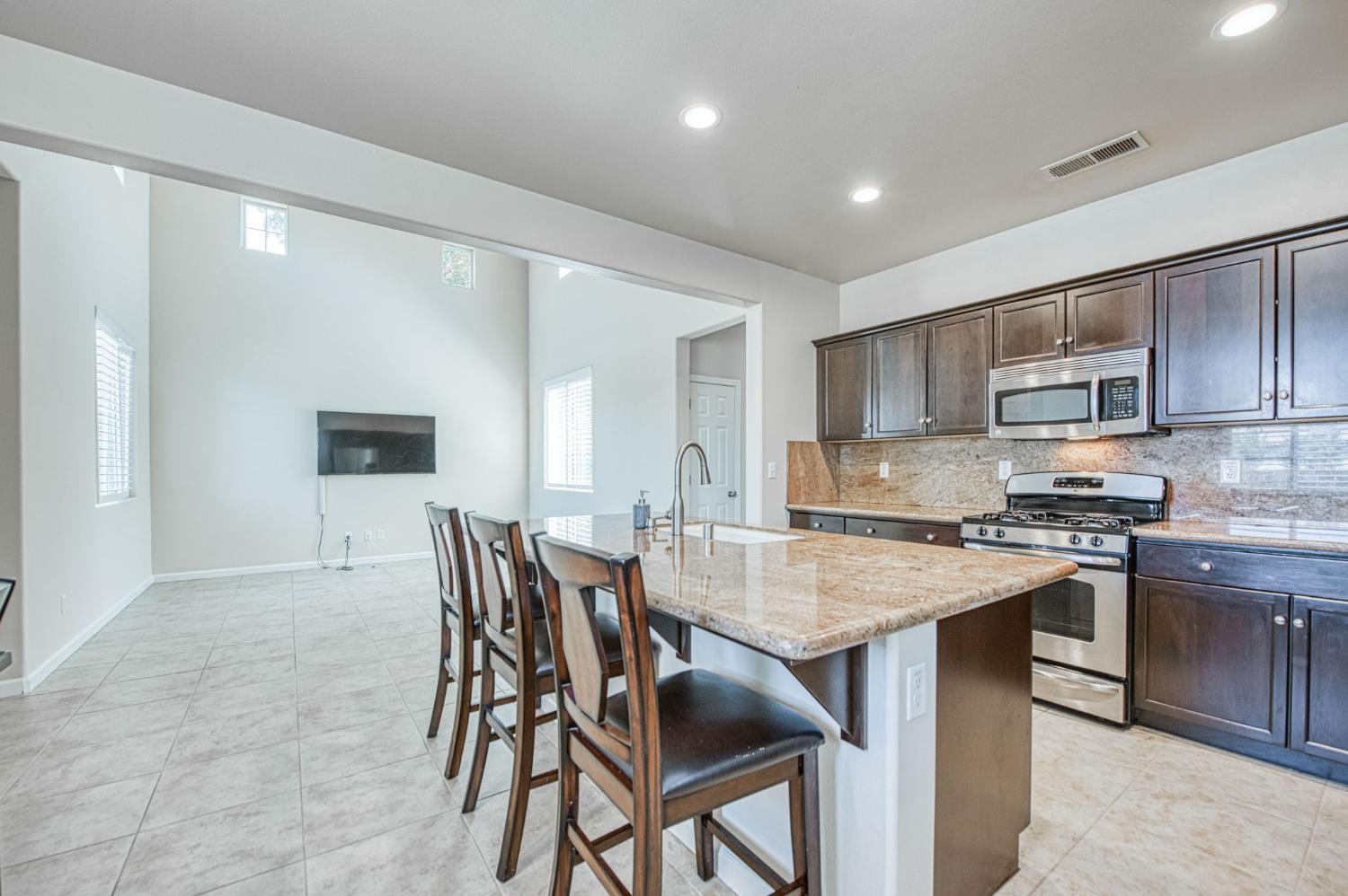 4122 Heritage Ave, Clovis, CA 93619