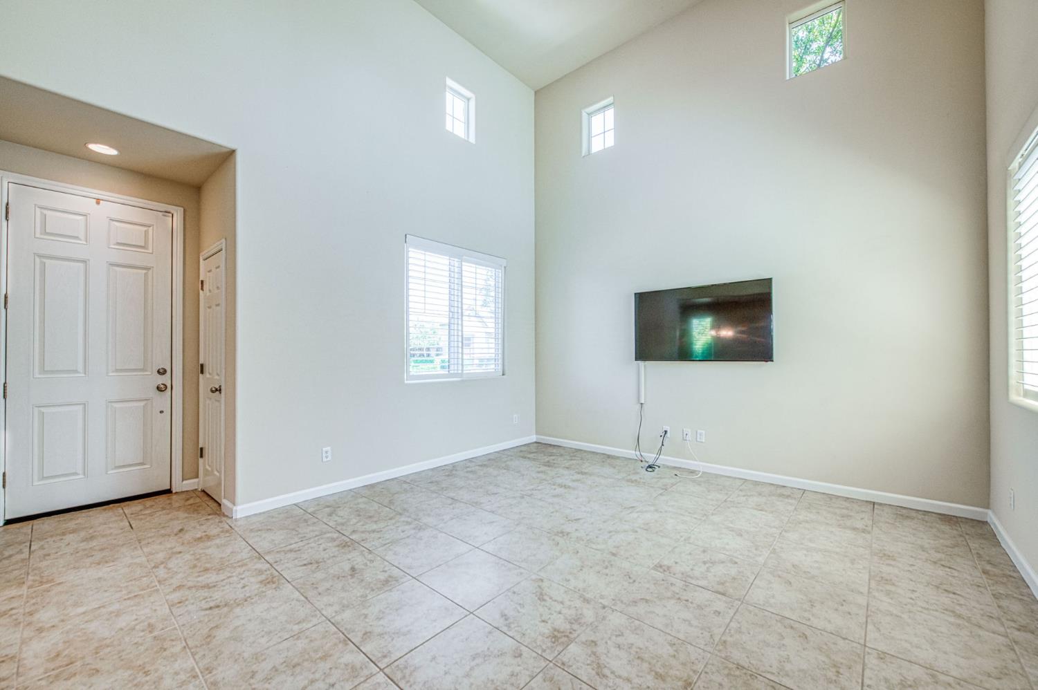 4122 Heritage Ave, Clovis, CA 93619