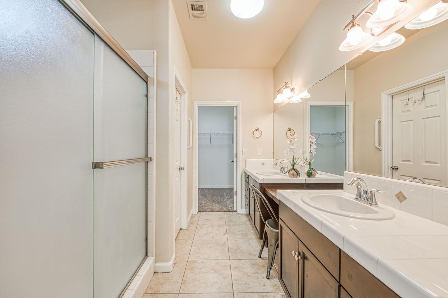 4122 Heritage Ave, Clovis, CA 93619