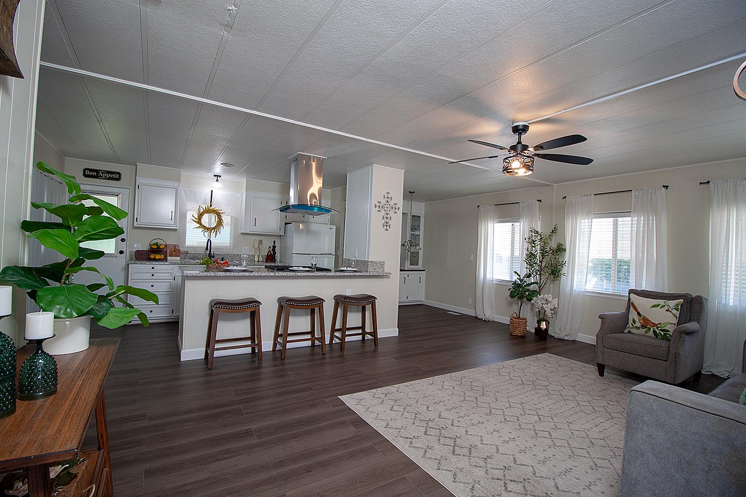 221 W Herndon Ave #113, Fresno, CA 93650