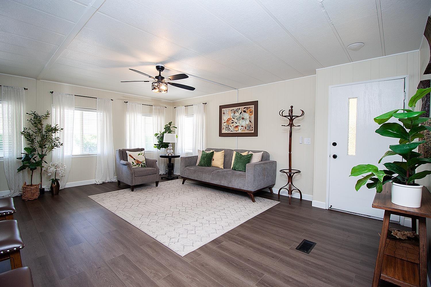 221 W Herndon Ave #113, Fresno, CA 93650