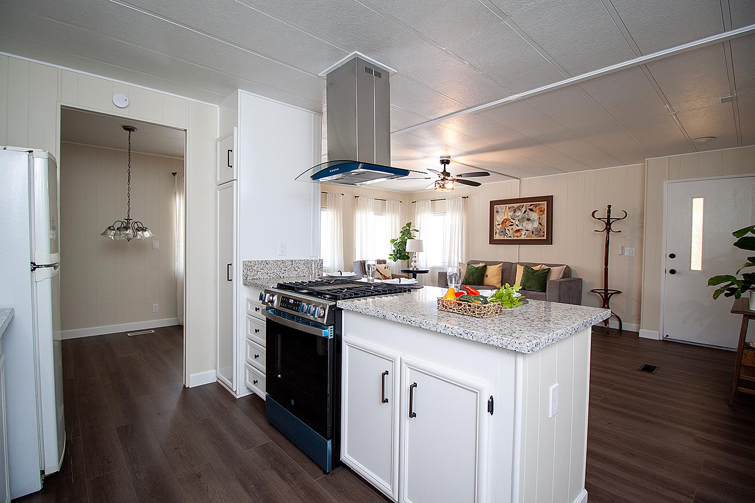 221 W Herndon Ave #113, Fresno, CA 93650