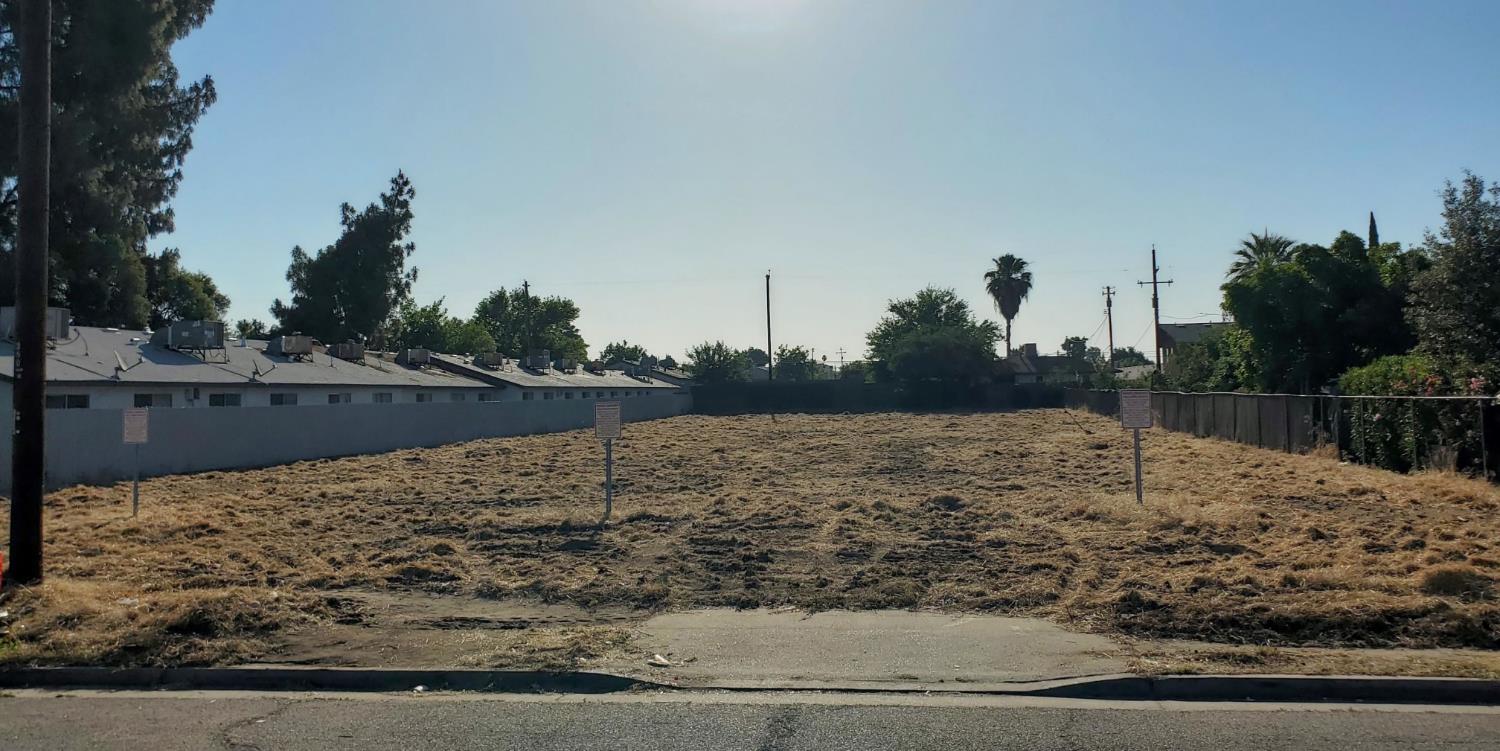 1298 N Millbrook Ave, Fresno, CA 93703