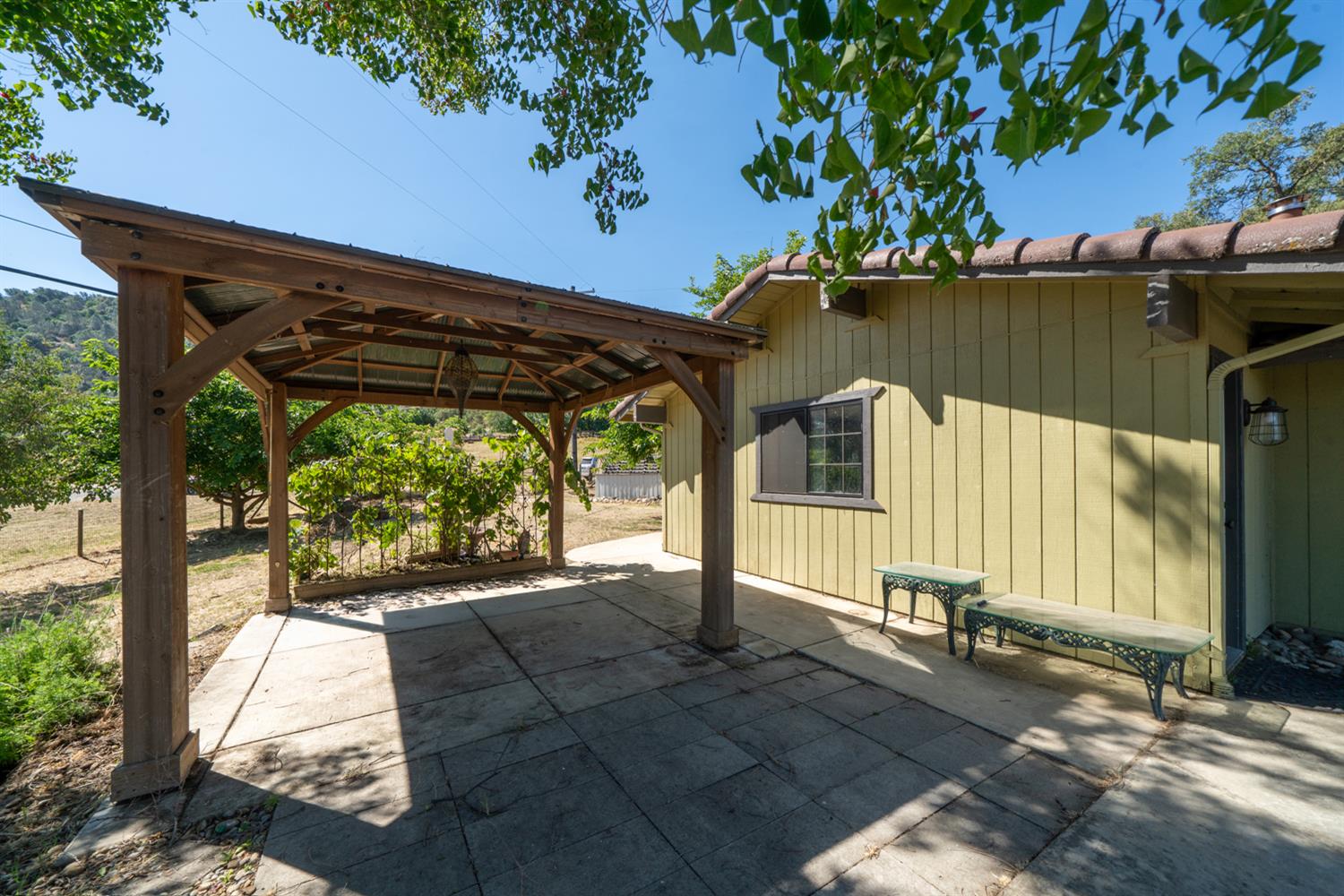 27386 Twin Ponds Rd, Clovis, CA 93619