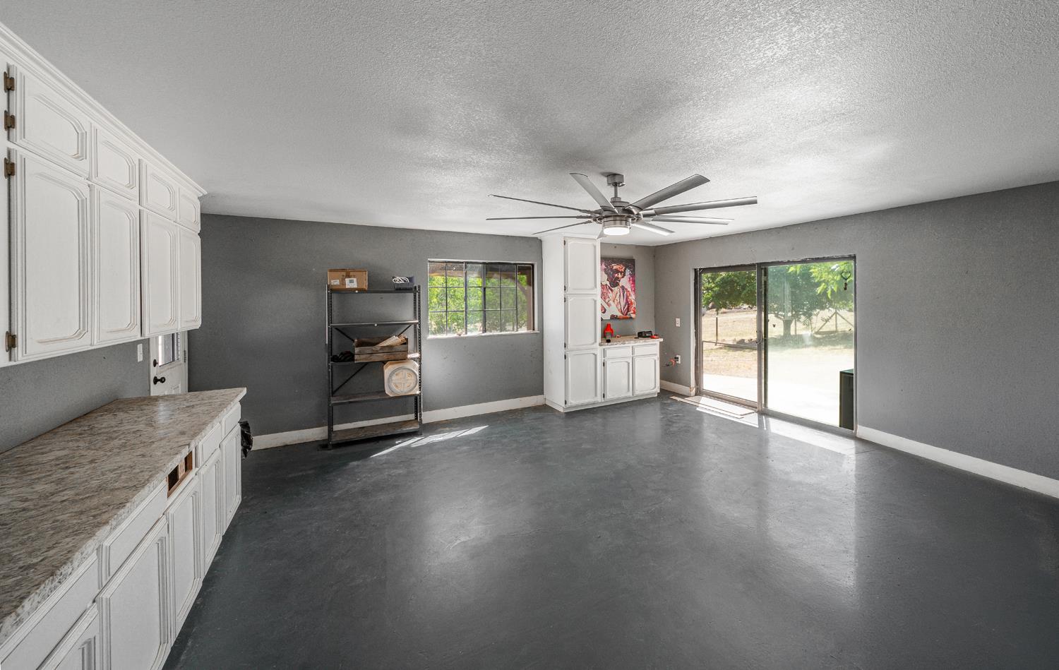 27386 Twin Ponds Rd, Clovis, CA 93619
