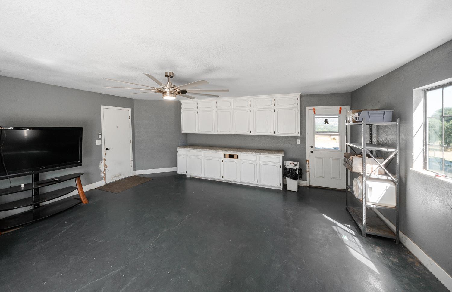 27386 Twin Ponds Rd, Clovis, CA 93619