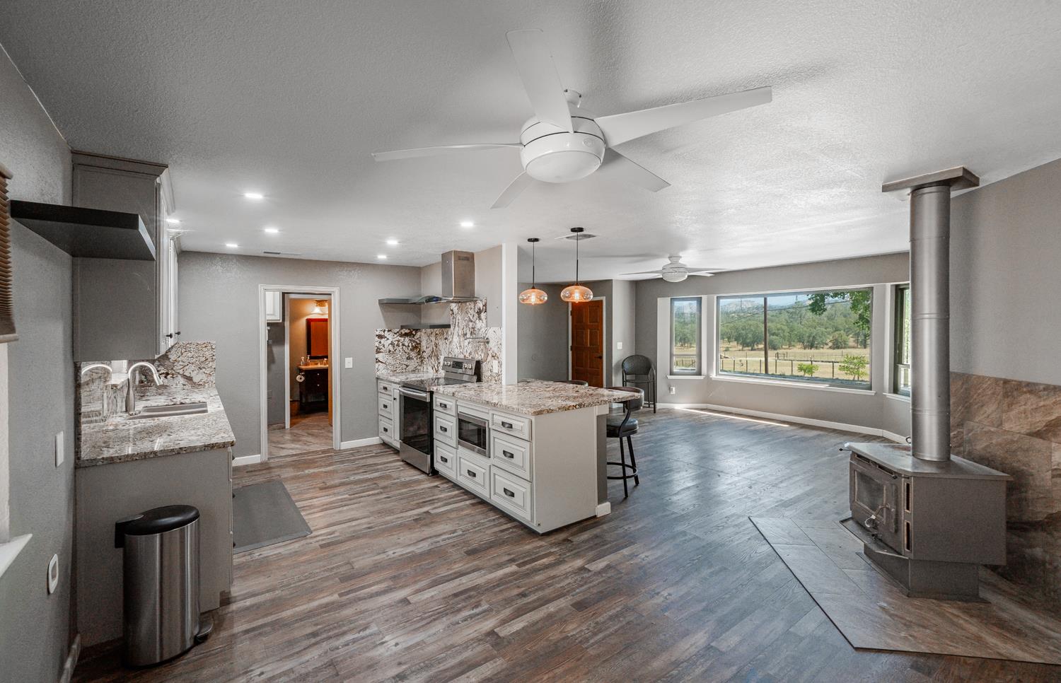 27386 Twin Ponds Rd, Clovis, CA 93619