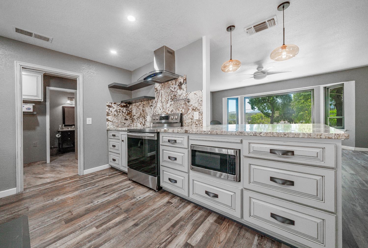 27386 Twin Ponds Rd, Clovis, CA 93619
